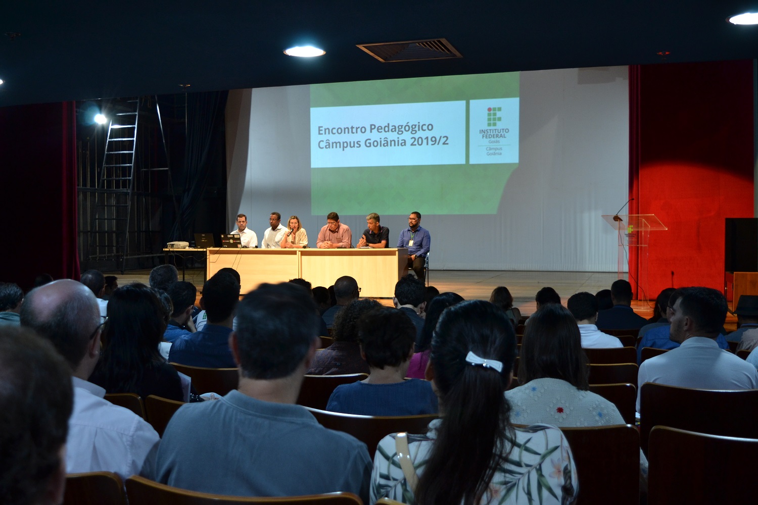 A abertura do Encontro Pedagógico 2019/2 reuniu servidores do Câmpus Goiânia na manhã desta terça-feira, 30, no Teatro.